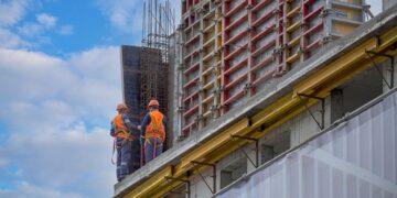 Перенос сроков строительства жилья: как избежать рисков