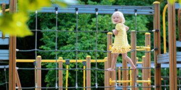 Плейхабы против смартфонов: как отвлечь ребенка от телефона и заставить его двигаться