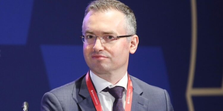 Правительство назначило замглавы Минфина Чебескова председателем РКФР