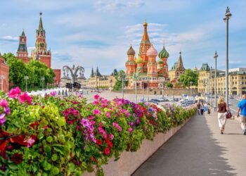 Праздник природы в сердце Москвы. Какие площадки фестиваля «Цветы и сады» нужно увидеть?