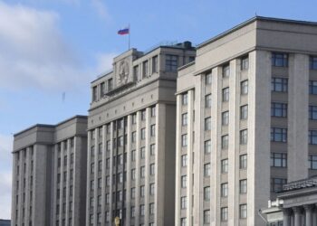 Путин поблагодарил депутатов Госдумы за работу в ходе весенней сессии