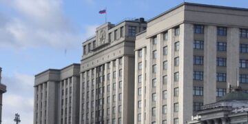 Путин поблагодарил депутатов Госдумы за работу в ходе весенней сессии