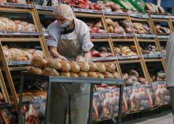 Росстат сообщил о росте потребительских цен в России за неделю на 0,8%