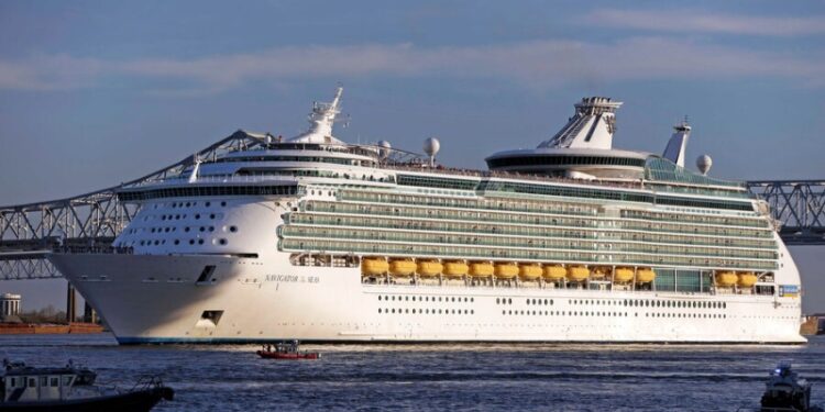 Рвота, спазмы, диарея: более 140 человек заразились «загадочной болезнью» во время круиза