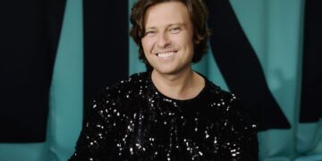 Сделал пластику и заводит романы каждый день: как живет любитель зрелых дам Прохор Шаляпин