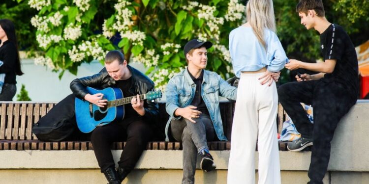 «Торговец овощами делиться интернетом не хочет!» Как в России учатся жить оффлайн