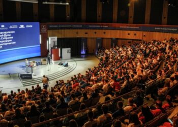 Володин назвал эффективной политическую и экономическую систему России