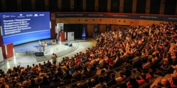 Володин назвал эффективной политическую и экономическую систему России