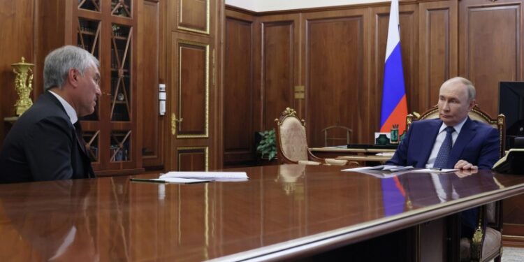 Володин поблагодарил Путина за внимание к работе Госдумы