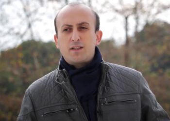 «Всех люблю и уважаю». Глава Фонда Кино Абхазии извинился за оскорбление туристов из России