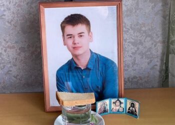 «Вставай, сынок, вставай!» На Сахалине 19-летний срочник умер после курса молодого бойца