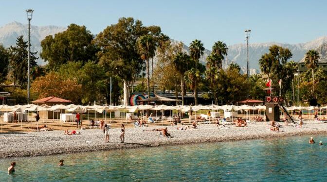 Выбор в отпуске: Турция с коксаки или Краснодарский край с ротавирусом