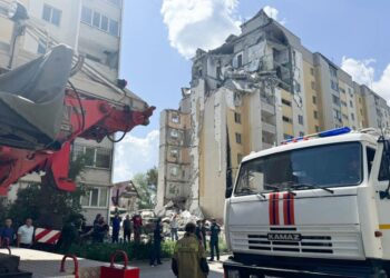 Взрыв газа на 9-м этаже: в Саратове разбирают обломки и ищут выживших