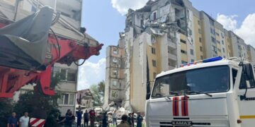 Взрыв газа на 9-м этаже: в Саратове разбирают обломки и ищут выживших