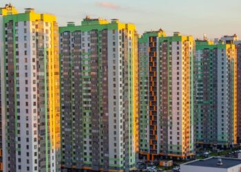 Жилье в новостройках России подорожало на 17,9% за год