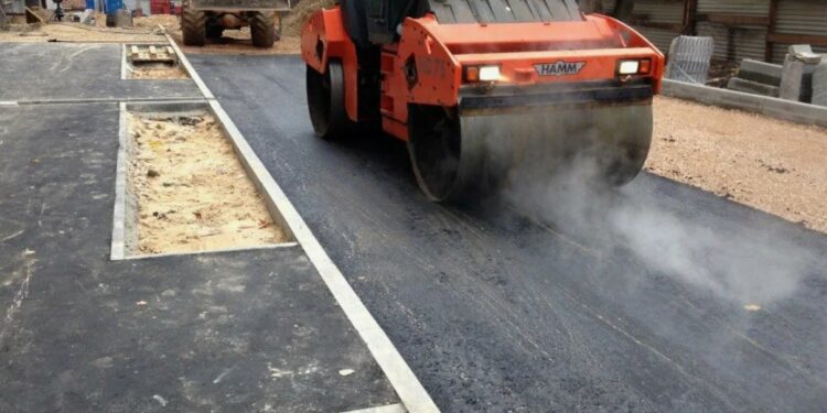 Асфальтирование дорог в Алматы: почему это важно и как происходит процесс