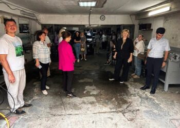 Эвакуация, сирены и задержанные рейсы. На Сочи обрушилась массированная атака БПЛА