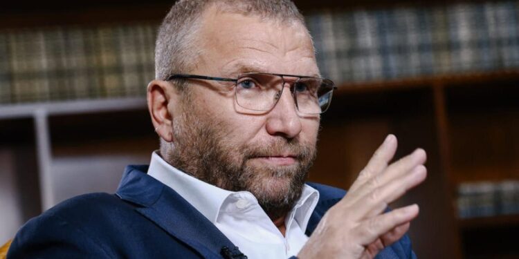 Глава ФТС оценил эффект борьбы с «серыми схемами» на таможне в ₽300 млрд