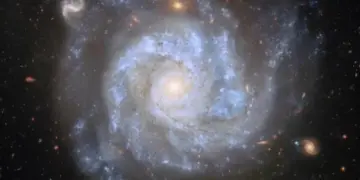 «Хаббл» показал детализированное изображение галактики со «звездой-зомби»