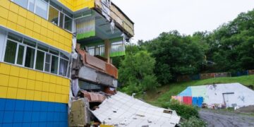 Извержение вулкана и 130 афтершоков: последствия землетрясения на Камчатке