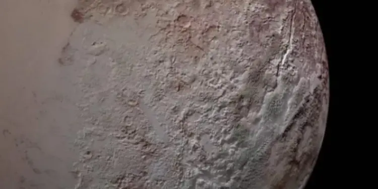 LS: шипы из метанового льда размером с небоскреб окружают экватор Плутона