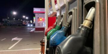 Минэнерго заявило о постоянном контроле цен на бензин на фоне роста