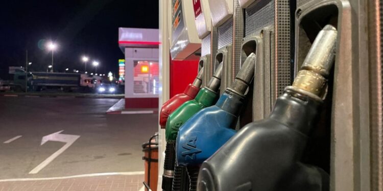 Минэнерго заявило о постоянном контроле цен на бензин на фоне роста