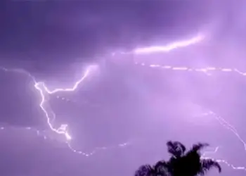 Небесный феномен. Как измерили рекордную мегамолнию над США