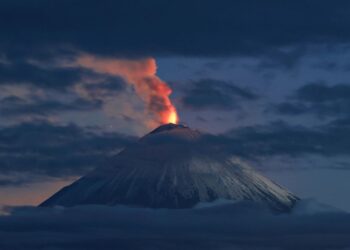 «Неплохо так поехали на юго-восток»: Камчатка уплыла от России после землетрясения