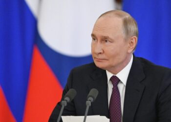 Опрос показал, сколько россиян одобряют работу Путина