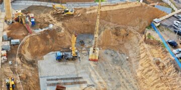 С осени на стройки в Москве будут пускать по биометрии