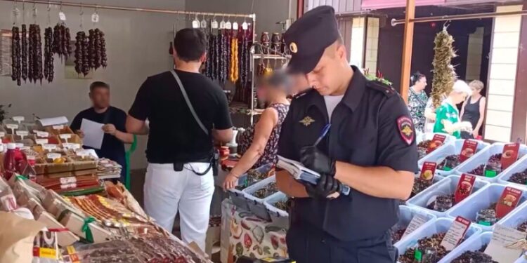 Слепота, отказ почек и кома: что было в составе чачи, убившей 10 человек в Сочи