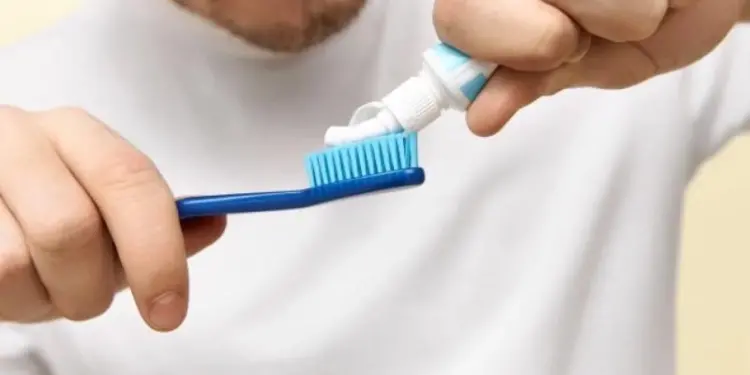 Ученые заявили, что зубная паста из волос человека может вылечить кариес