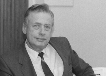 Умер бывший посол по особым поручениям Урнов