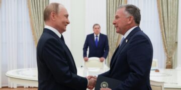 Ушаков присутствует на встрече Путина и Уиткоффа