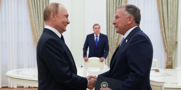 Ушаков присутствует на встрече Путина и Уиткоффа