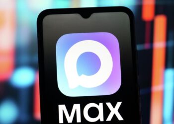 Власти Саратовской области переведут рабочие чаты в мессенджер Max