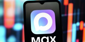 Власти Саратовской области переведут рабочие чаты в мессенджер Max