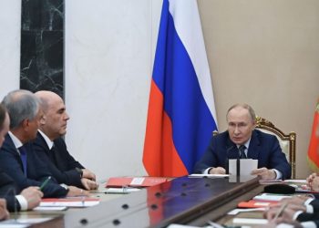 Лавров и Белоусов выступили с докладами на совещании Путина с Совбезом