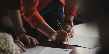 Нотариусы рассказали о мошенничествах при дарении жилья