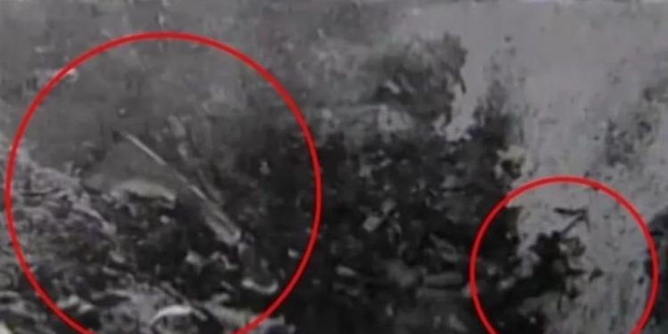 В Национальный архив США загрузили видео с падением НЛО и телами пришельцев