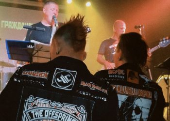 «Винтовка — это праздник»: почему в России по-прежнему любят «отца русского панк-рока» Егора Летова