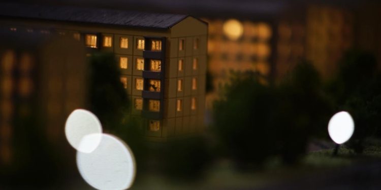 Хуснуллин назвал тревожной ситуацию с ипотекой в России