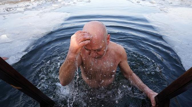 Крен моржовый — почему ледяная купель больше привлекает пожилых