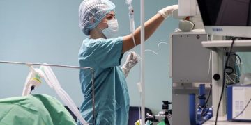 «Крепостное право» для медиков — не вариант, надо в придачу давать жилье и двойной оклад