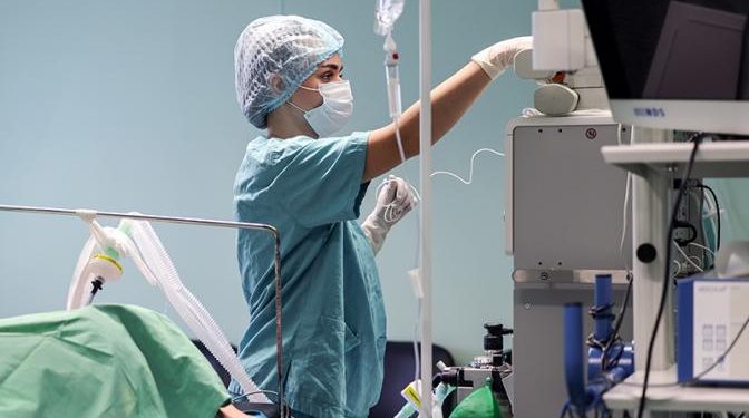 «Крепостное право» для медиков — не вариант, надо в придачу давать жилье и двойной оклад