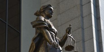 КС обязал власти изменить закон о валютном регулировании после иска ВТБ