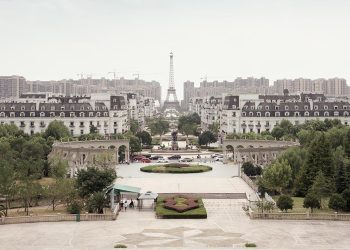 Ненастоящая Европа в Китае: два ненужных покупателям города-призрака