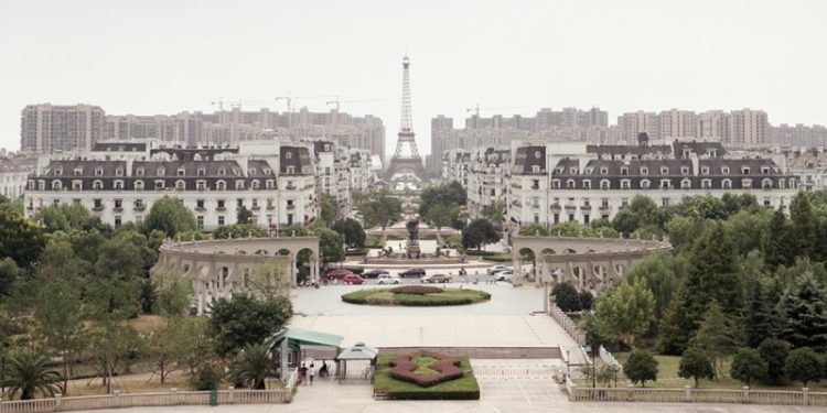 Ненастоящая Европа в Китае: два ненужных покупателям города-призрака