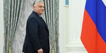 Орбан после переговоров с Путиным поужинал блюдами русской кухни